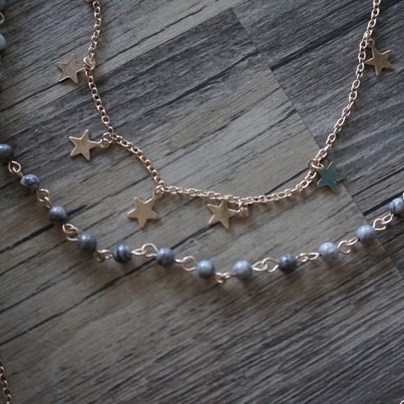 LAST ONE | Star Pendant Layered Necklace - Picture 2 of 3